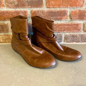 AE brown SZ 11W ankle slip on boots